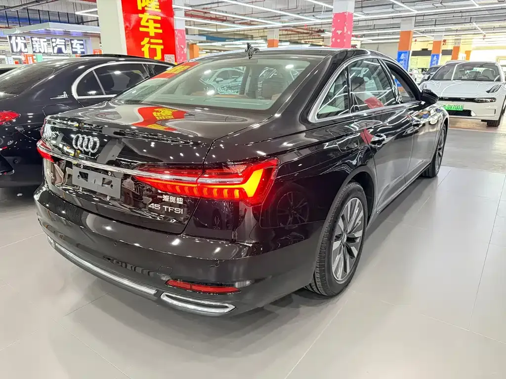 Audi A6L — фото 10