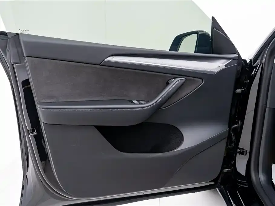 Tesla Model Y 2024 из CN, фото 5