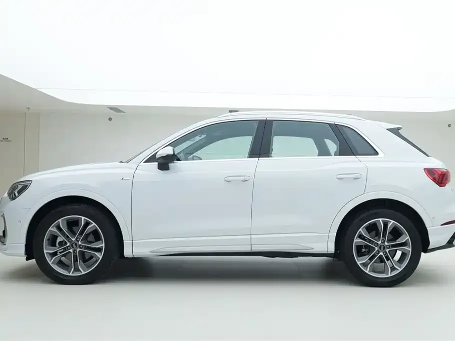 Audi Q3 2024 из CN, фото 4