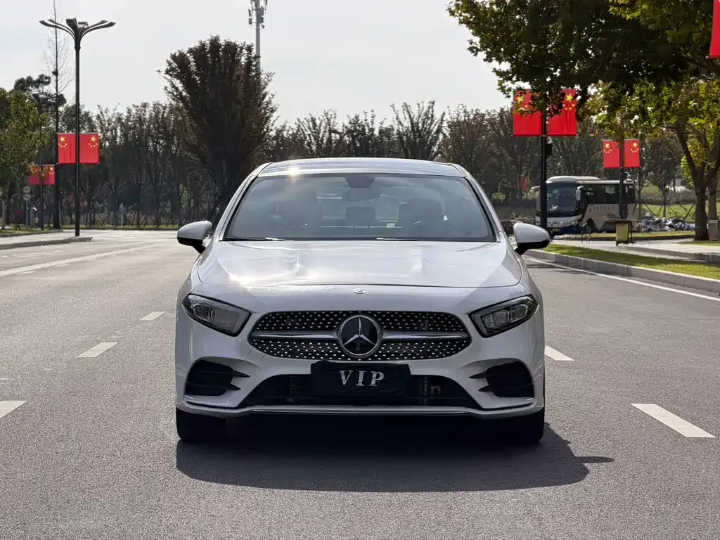 Mercedes-Benz A-Class 2023 из CN, фото 2