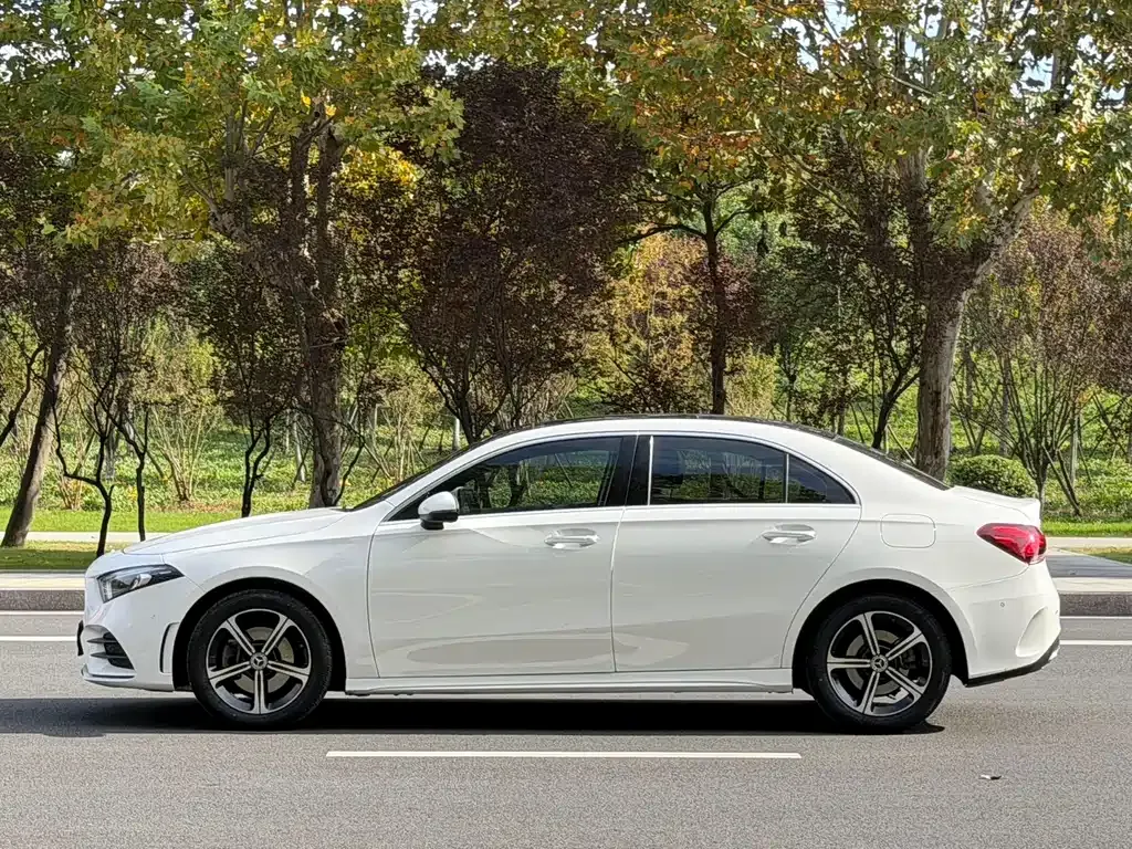 Mercedes-Benz A-Class 2023 из CN, фото 4