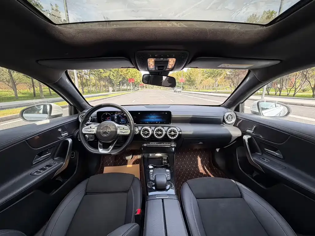 Mercedes-Benz A-Class 2023 из CN, фото 5
