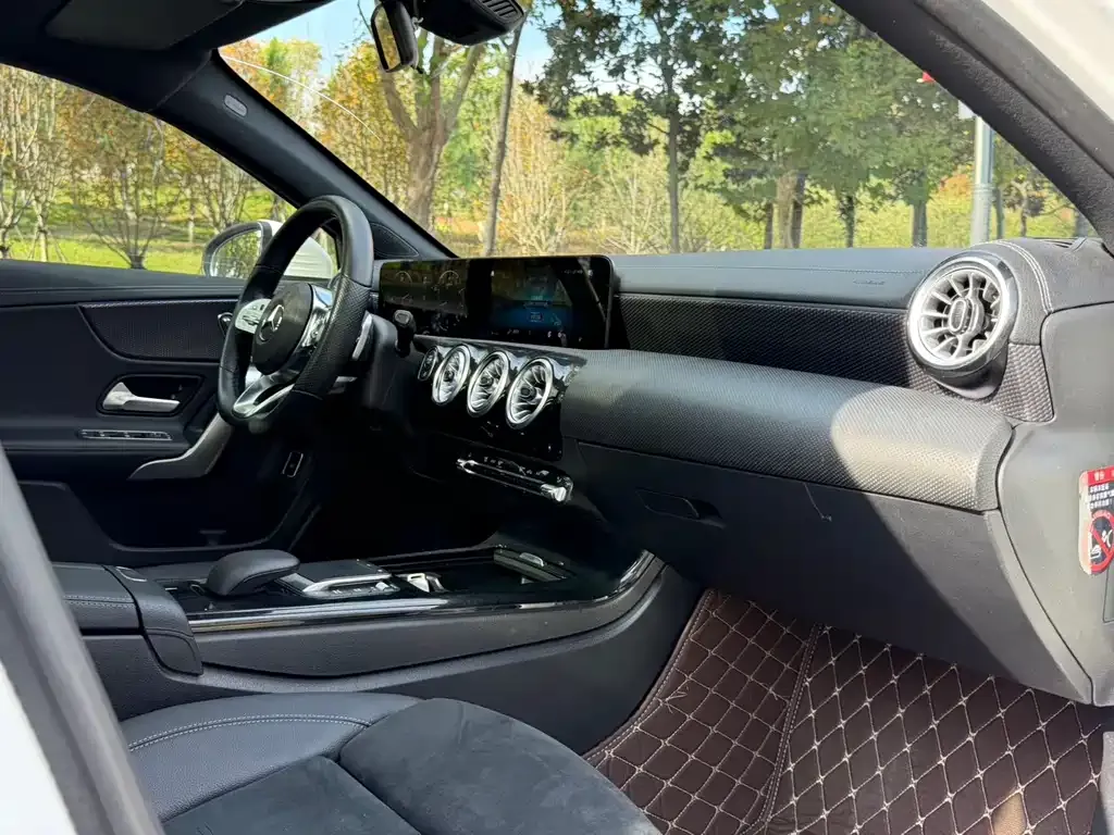 Mercedes-Benz A-Class 2023 из CN, фото 9