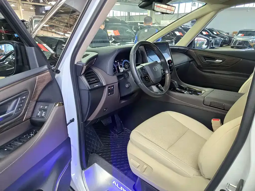 Toyota Alphard 2024 из CN, фото 3