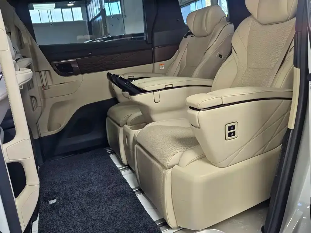Toyota Alphard 2024 из CN, фото 6