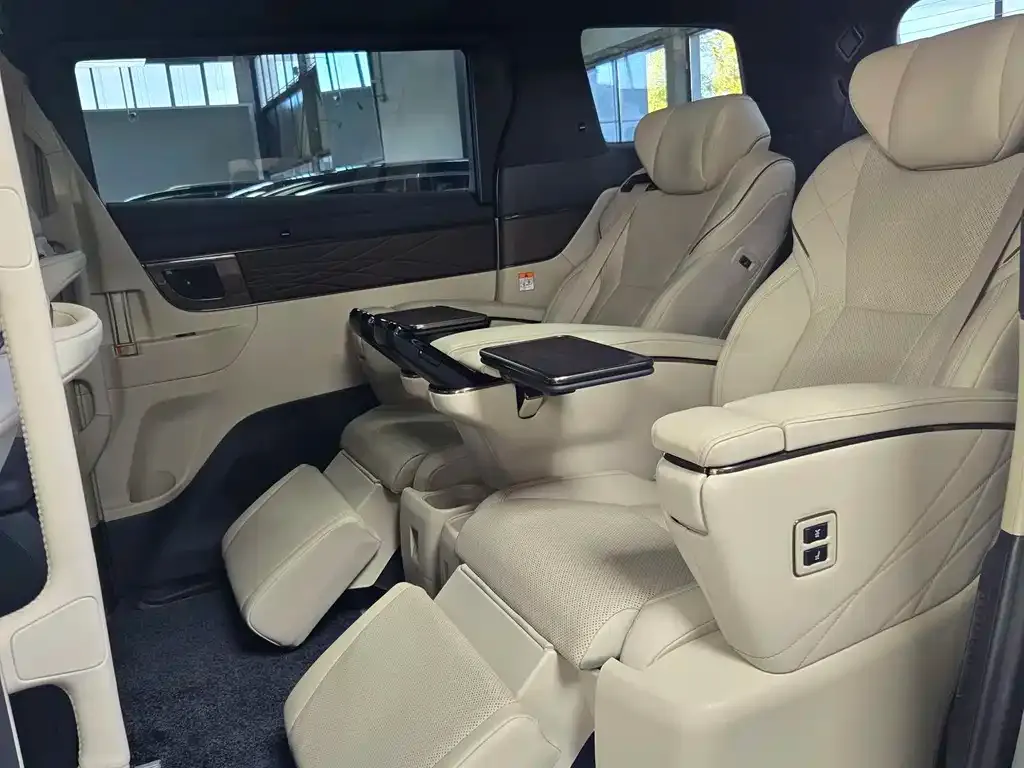 Toyota Alphard 2024 из CN, фото 8