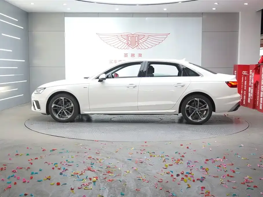 Audi A4L 2021 из CN, фото 3