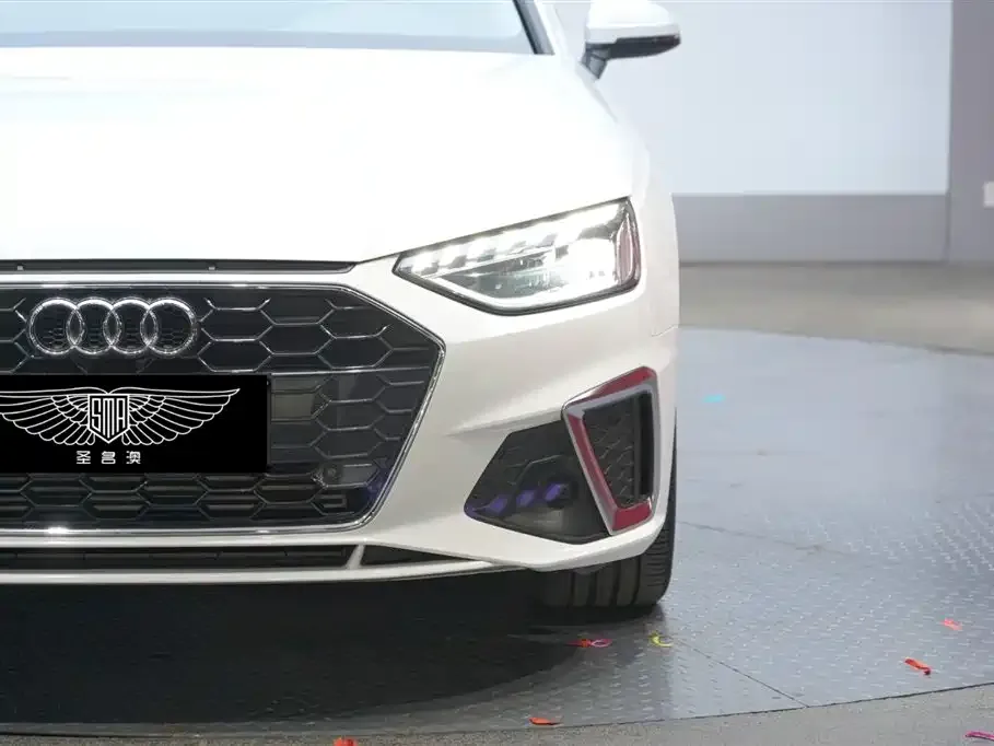 Audi A4L 2021 из CN, фото 4