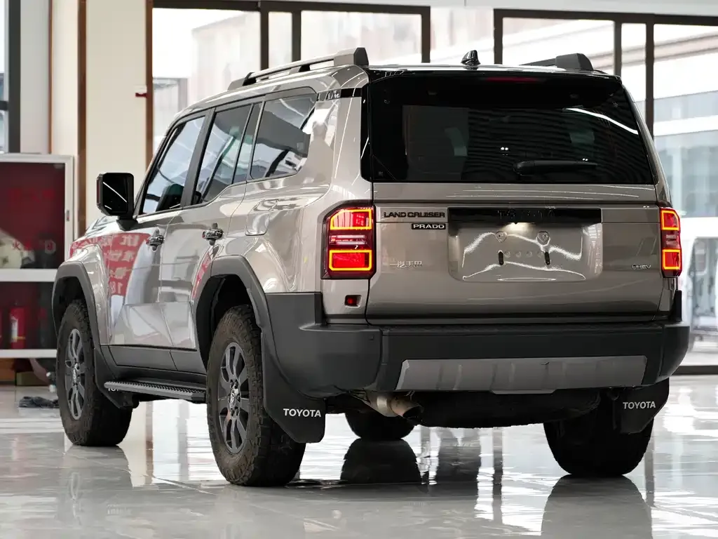 Toyota Prado 2024 из CN, фото 4