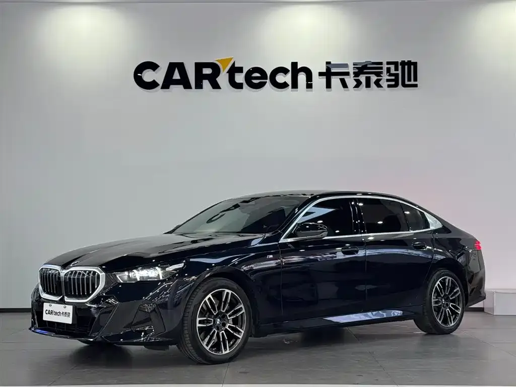 BMW 5 Series — фото 1