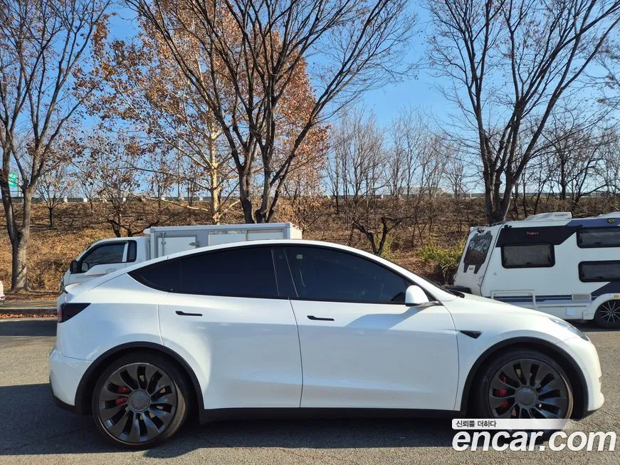 Tesla Model Y 2022 из KR, фото 2