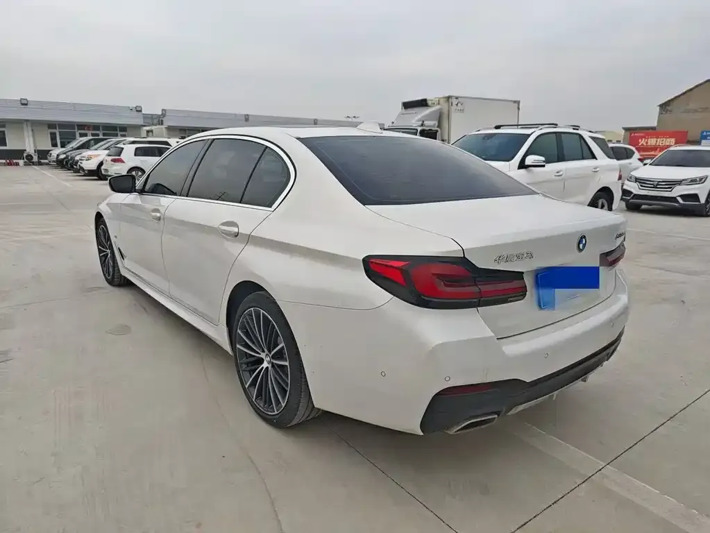 BMW 5 Series — фото 4