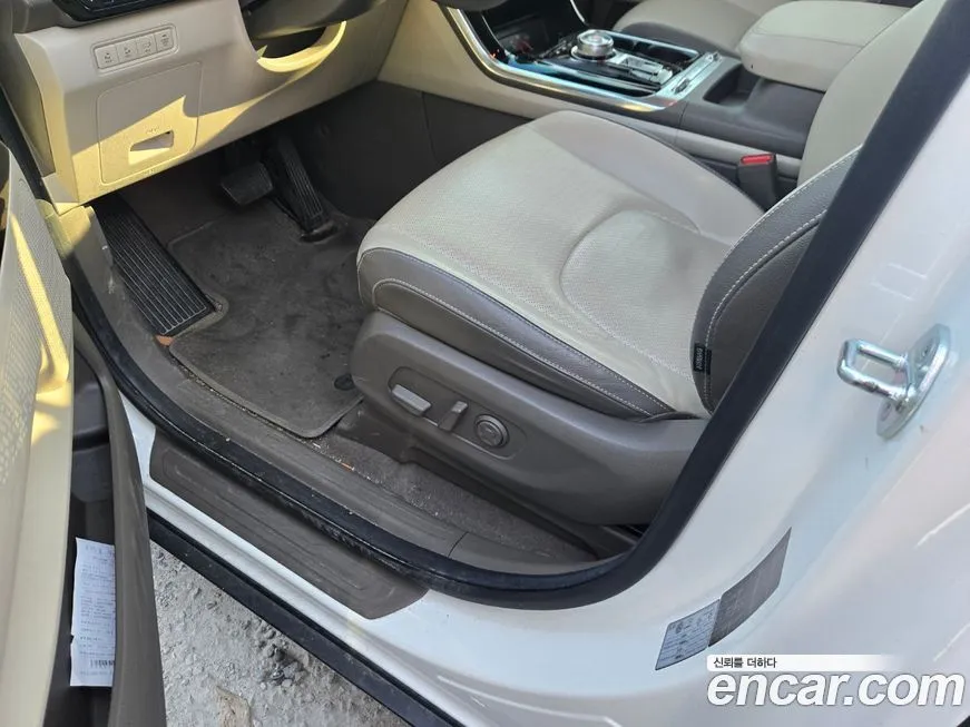 Kia Carnival — фото 10
