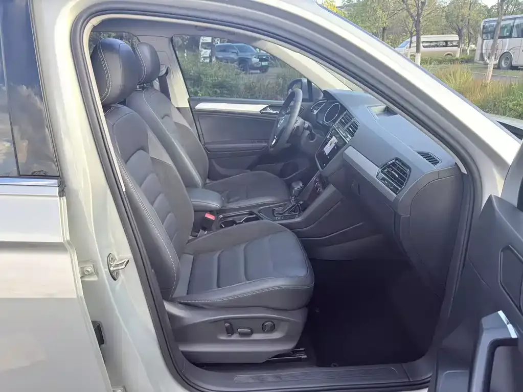Volkswagen Tiguan L 2021 из CN, фото 10