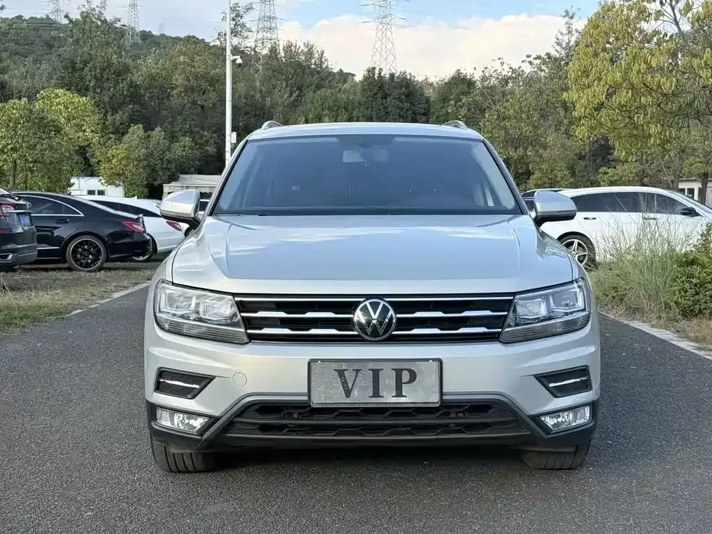 Volkswagen Tiguan L 2021 из CN, фото 2