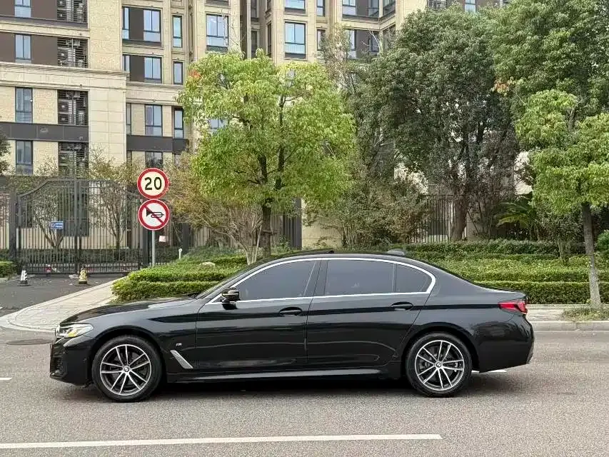 BMW 5 Series — фото 3