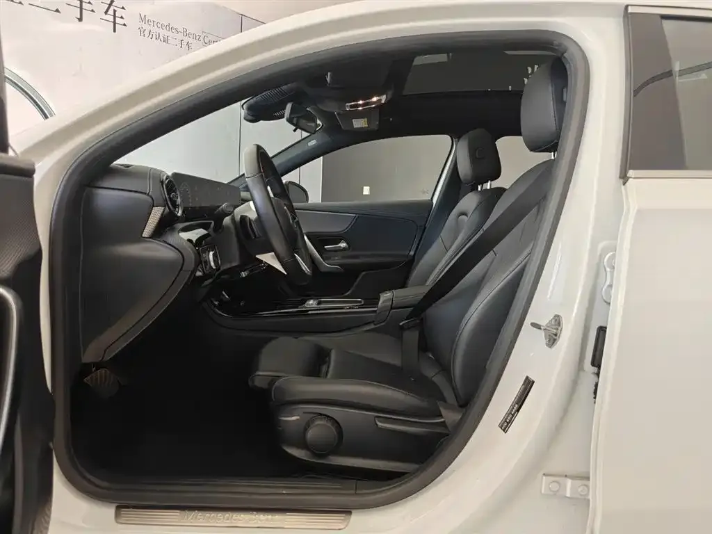 Mercedes-Benz A-Class 2023 из CN, фото 6