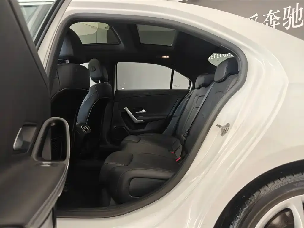 Mercedes-Benz A-Class 2023 из CN, фото 9