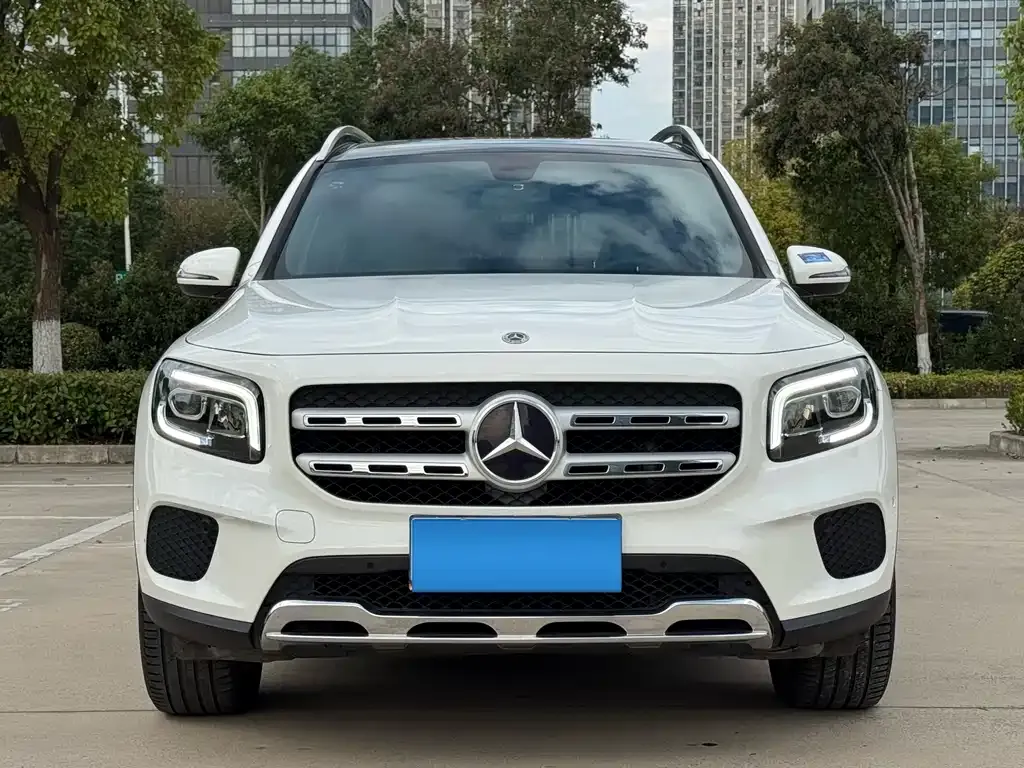 Mercedes-Benz GLB — фото 1