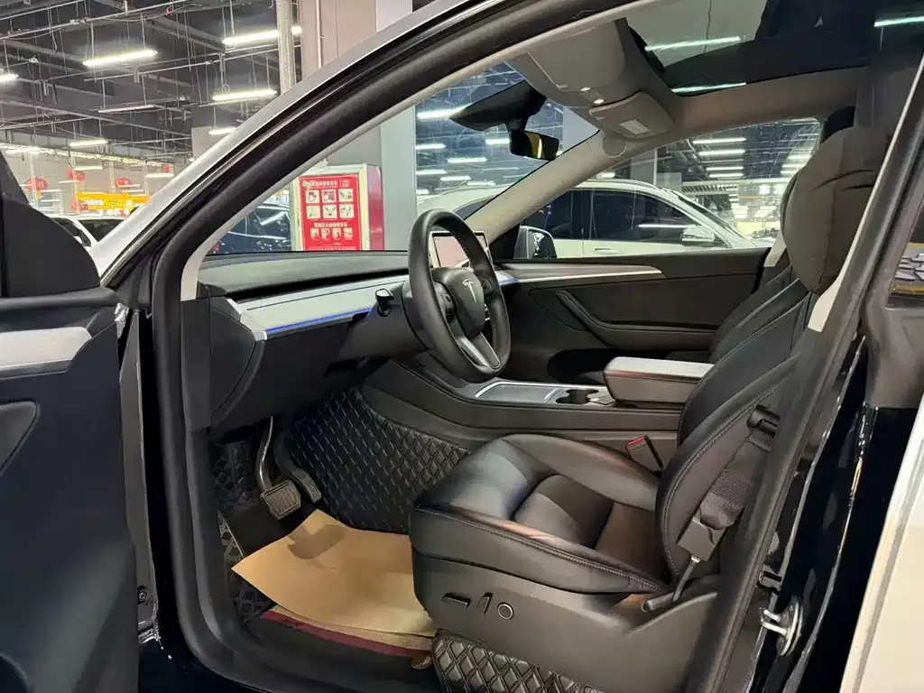 Tesla Model Y 2024 из CN, фото 4