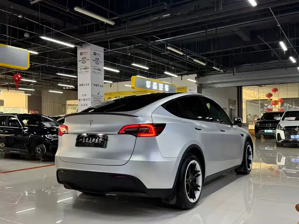 Tesla Model Y 2024 из CN, фото 7