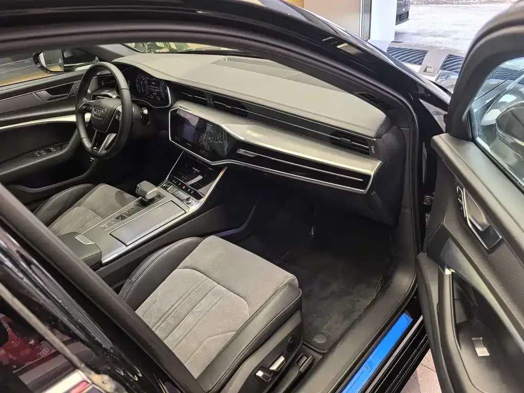 Audi A6L 2025 из CN, фото 6