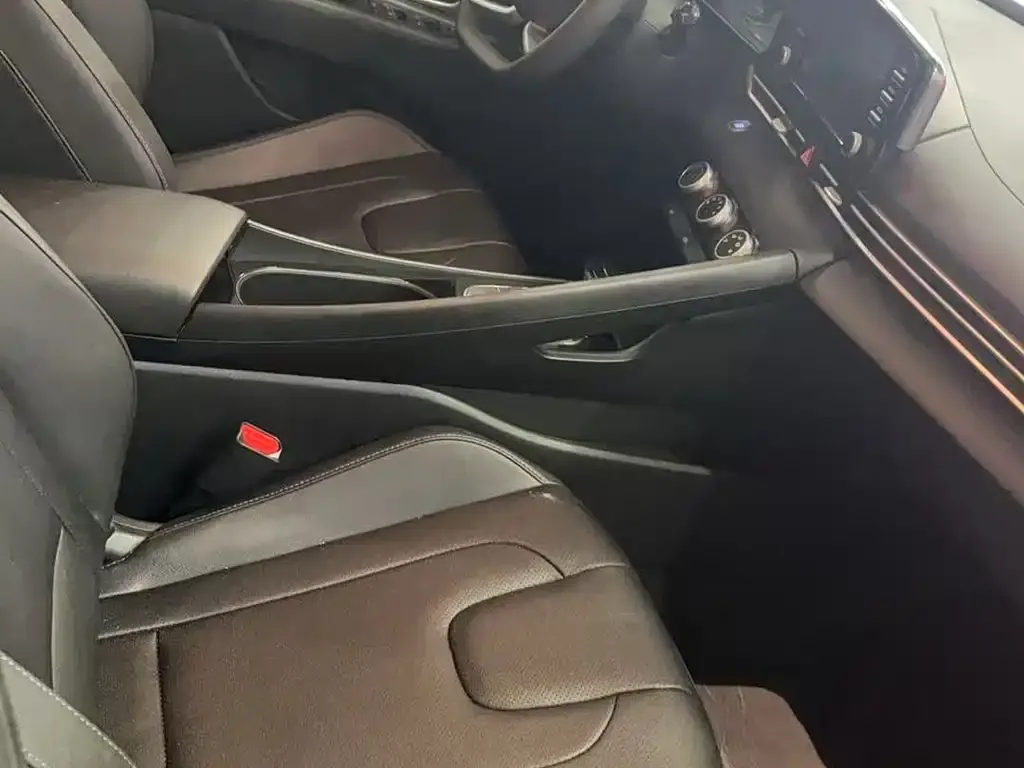 Hyundai Elantra 2025 из CN, фото 4