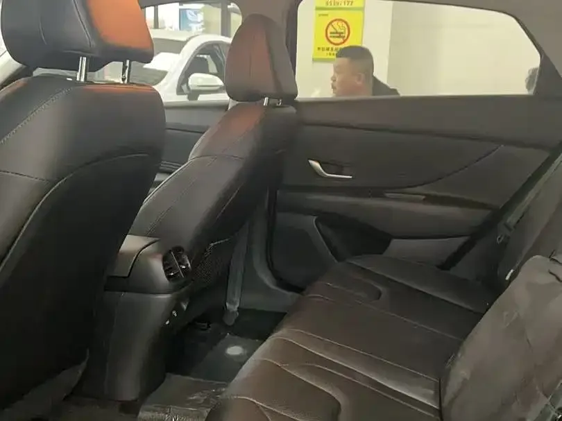 Hyundai Elantra 2025 из CN, фото 9