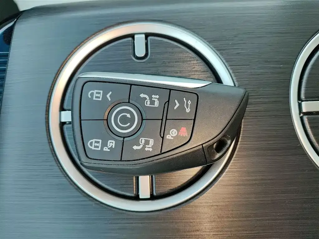 Buick GL8 Hybrid 2024 из CN, фото 9