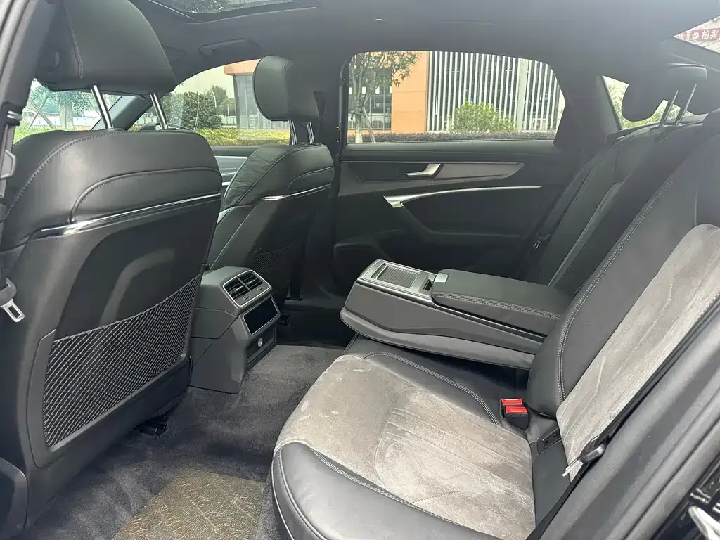 Audi A6L 2022 из CN, фото 4