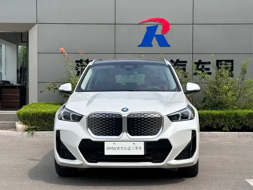 BMW iX1 2024 из CN, фото 2