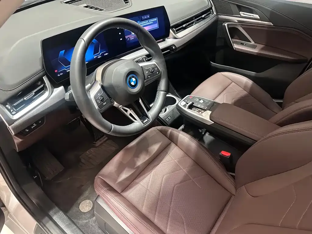 BMW iX1 2024 из CN, фото 6