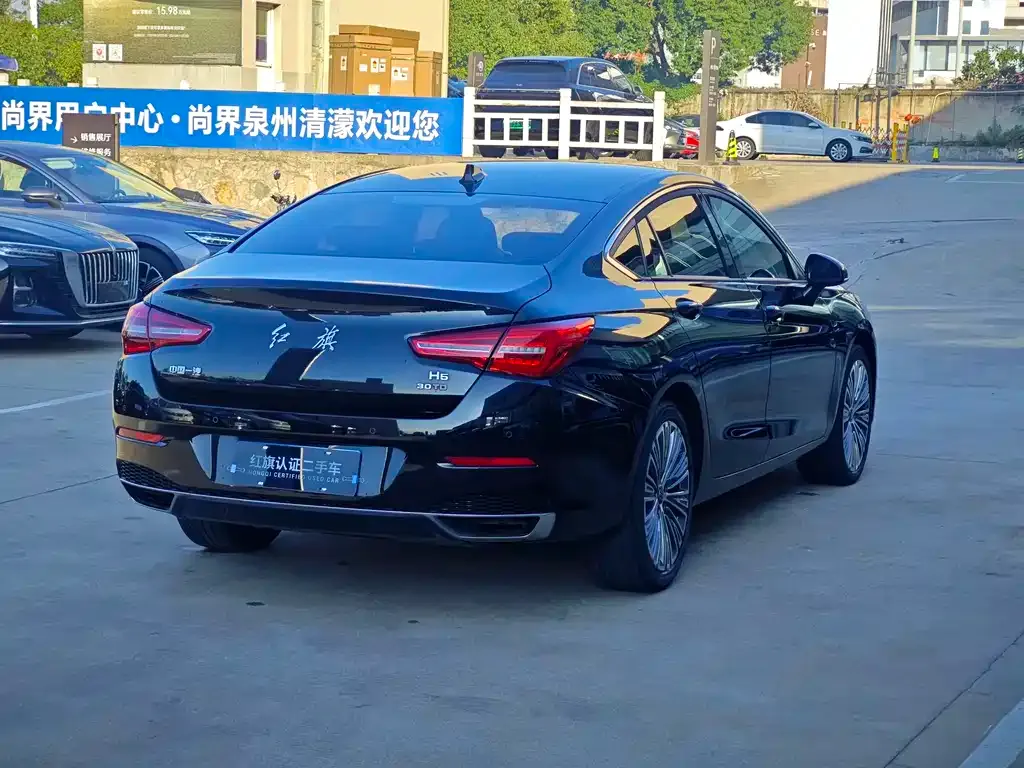 Hongqi H5 — фото 9