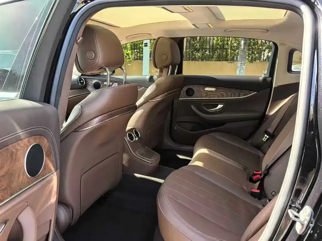 Mercedes-Benz E-Class 2023 из CN, фото 5