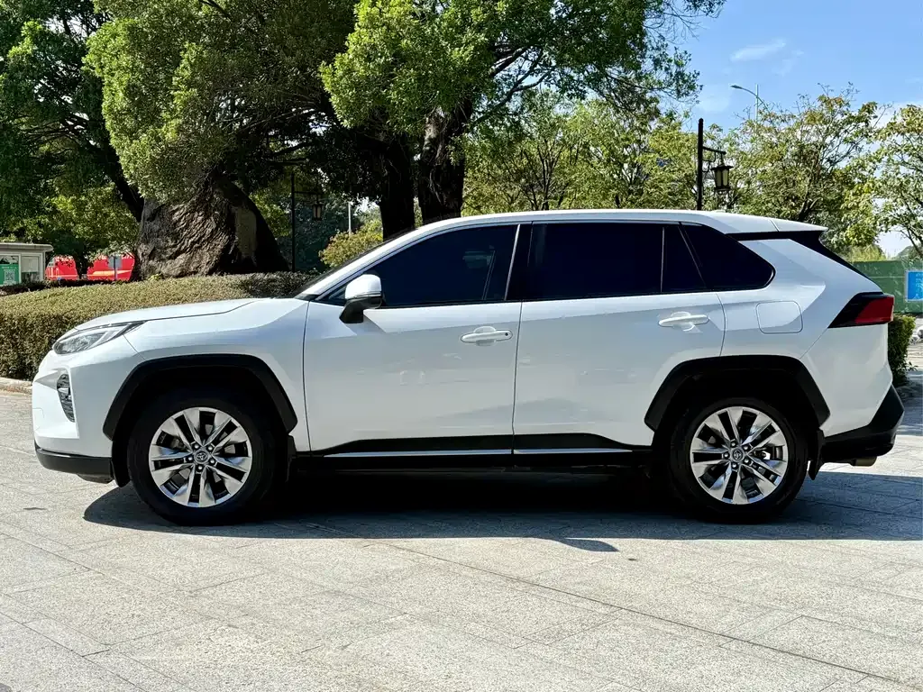 Toyota Wildlander 2022 из CN, фото 4