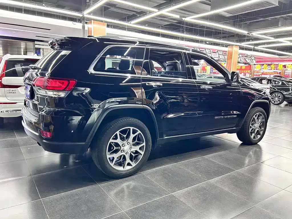 Jeep Grand Cherokee (Import) 2022 из CN, фото 3