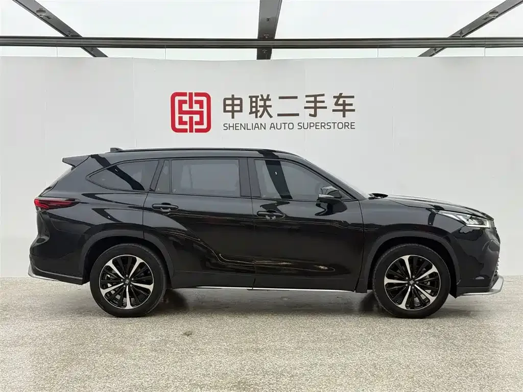 Toyota Crown Kluger 2024 из CN, фото 5