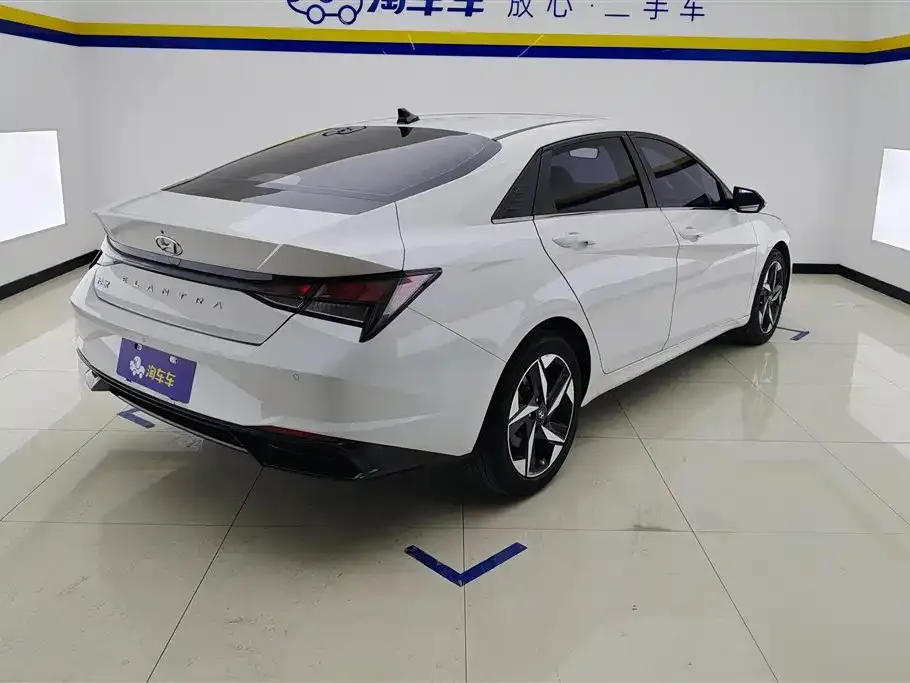 Hyundai Elantra 2023 из CN, фото 3