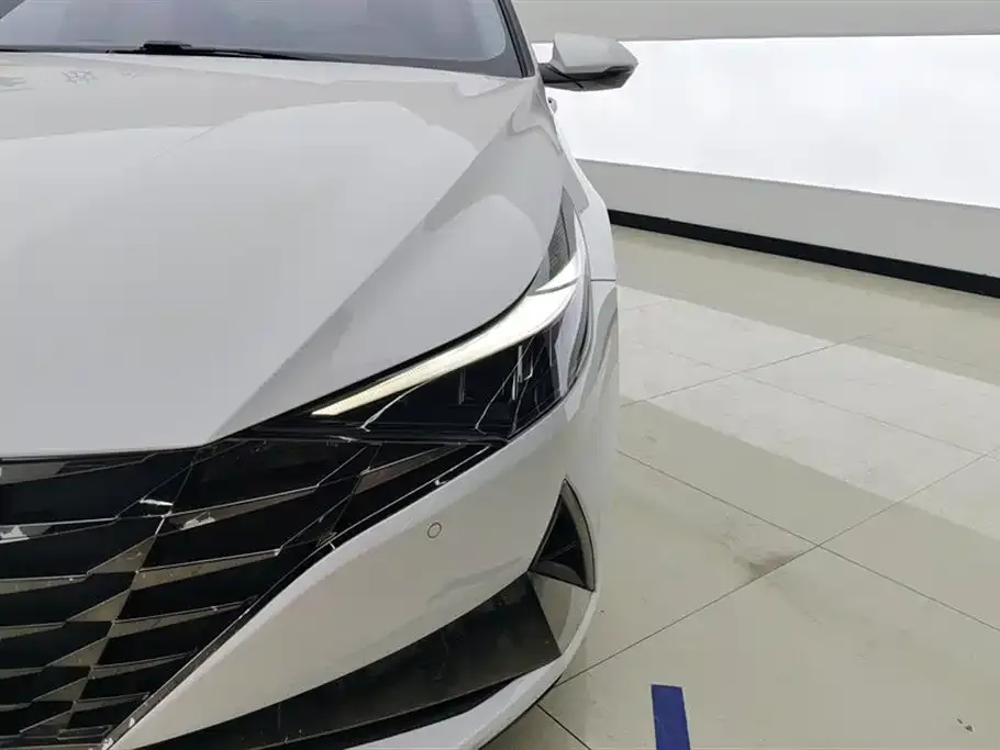 Hyundai Elantra 2023 из CN, фото 5