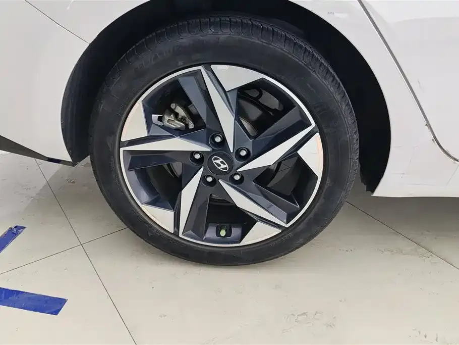 Hyundai Elantra 2023 из CN, фото 6