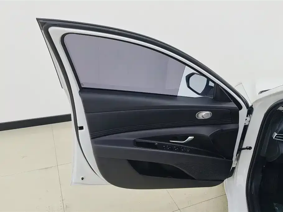 Hyundai Elantra 2023 из CN, фото 7