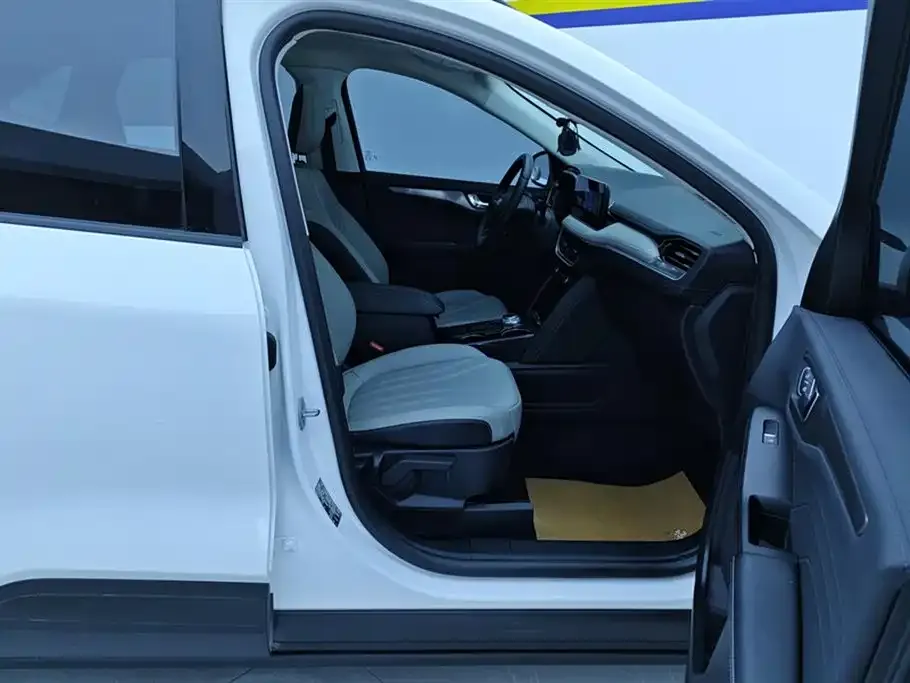 Ford Escape 2021 из CN, фото 8