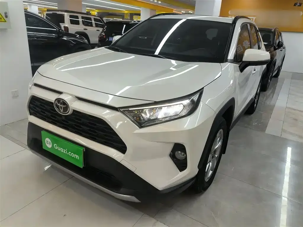Toyota RAV4 2021 из CN, фото 1