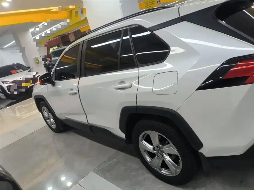 Toyota RAV4 2021 из CN, фото 5
