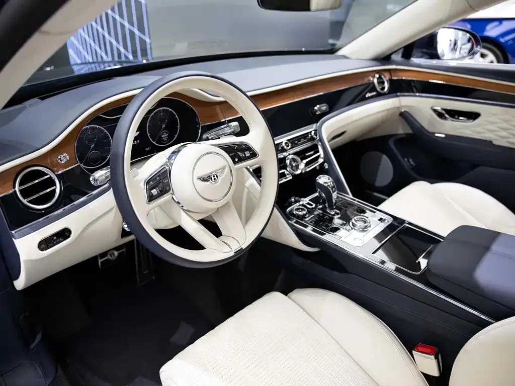 Bentley Flying Spur 2024 из CN, фото 5