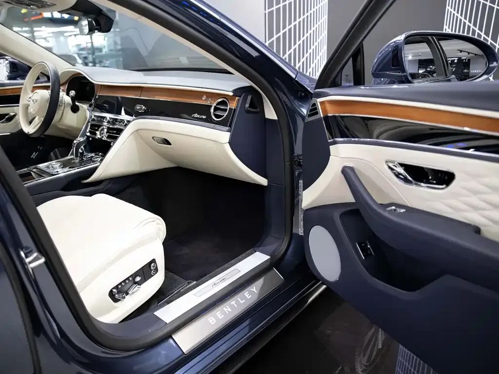 Bentley Flying Spur 2024 из CN, фото 7