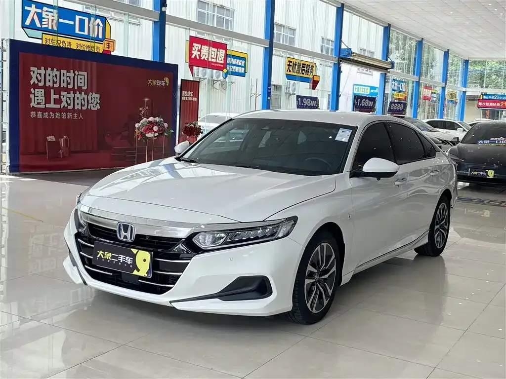 Honda Accord — фото 1