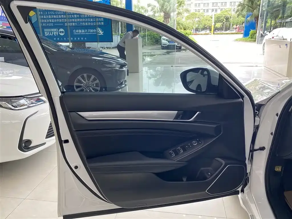 Honda Accord — фото 4