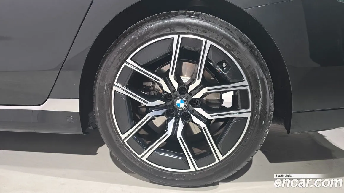 BMW 7-Series 2024 из KR, фото 5