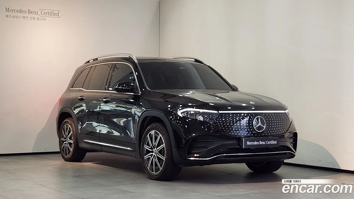 Mercedes-Benz EQB — фото 1